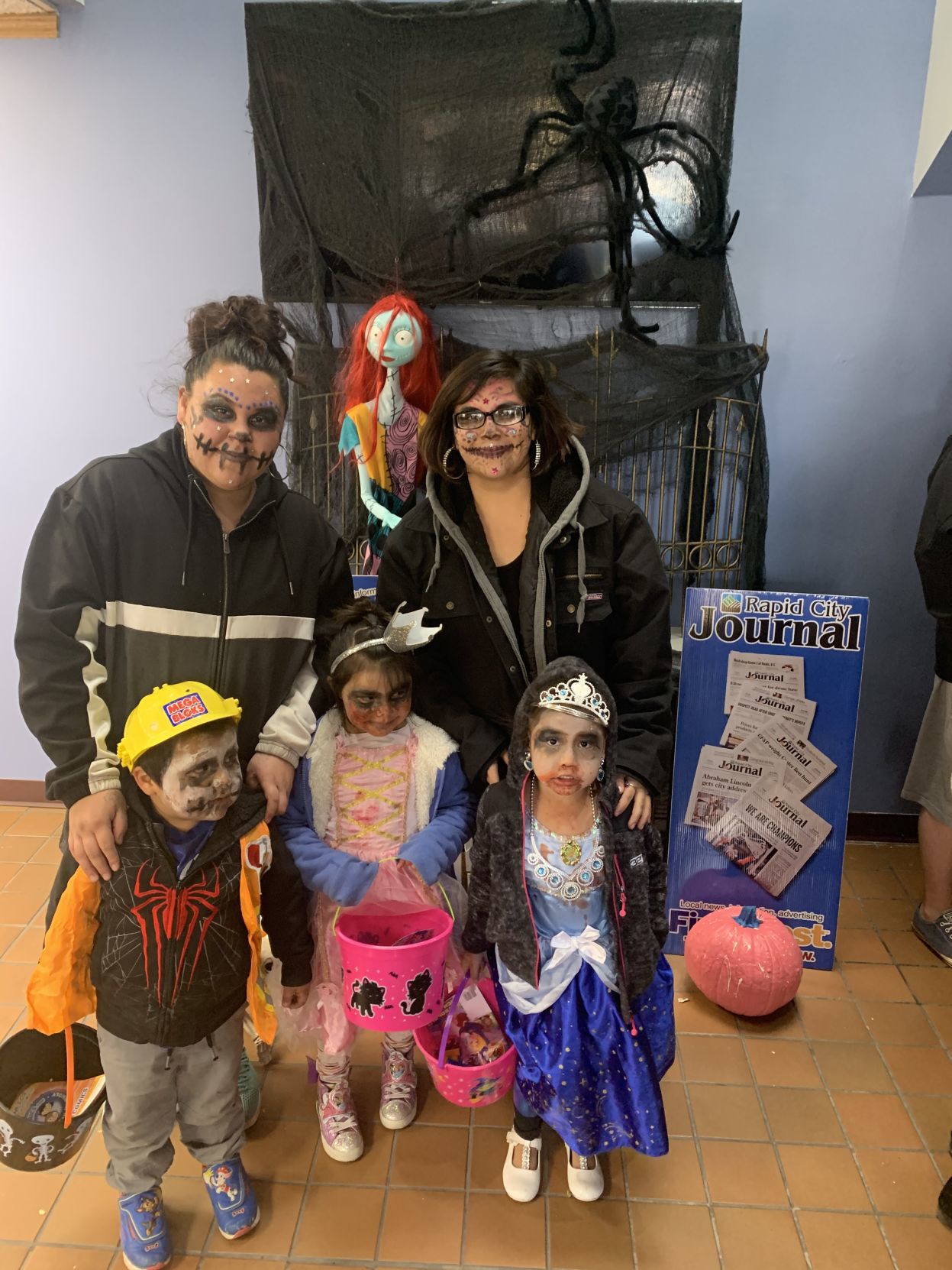 Halloween Pictures to run in Thursday's paper 064.JPG